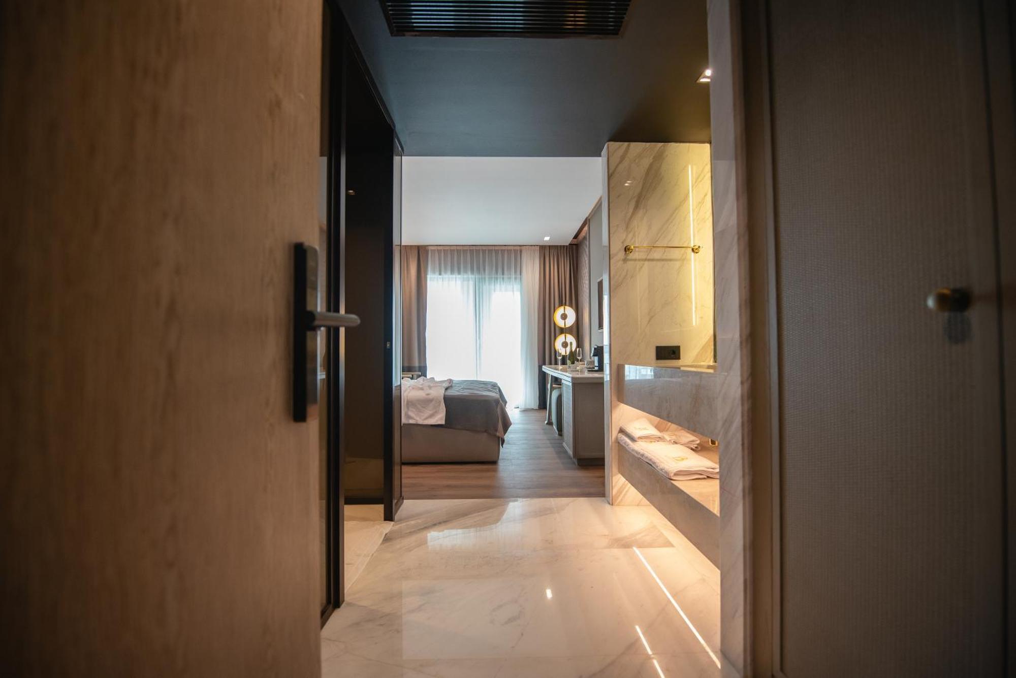 Belinda Hotel Mamaia Adults Only Bagian luar foto