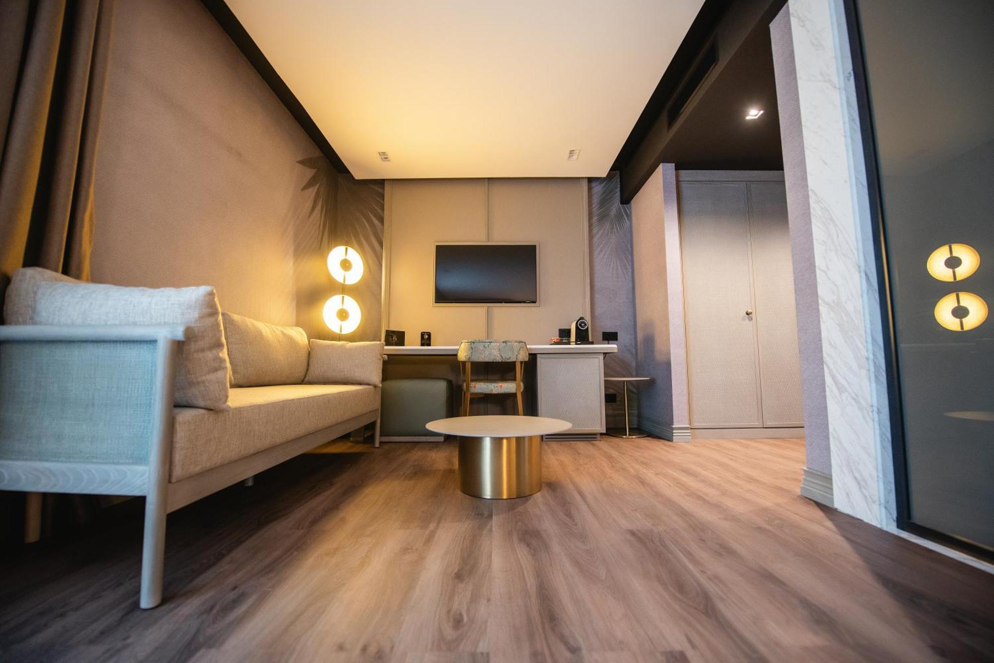 Belinda Hotel Mamaia Adults Only Bagian luar foto