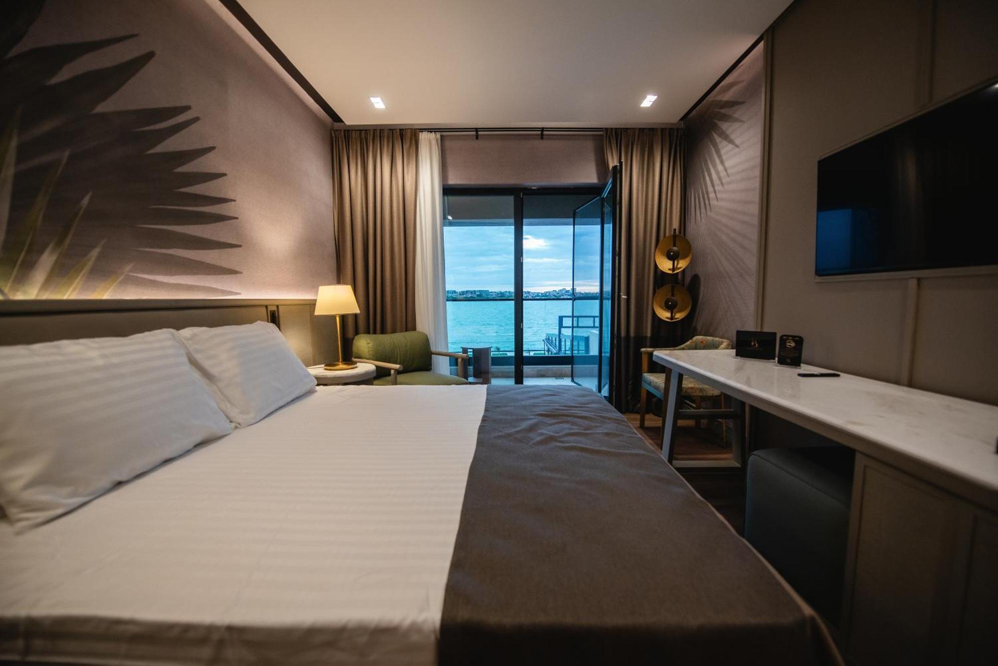 Belinda Hotel Mamaia Adults Only Bagian luar foto